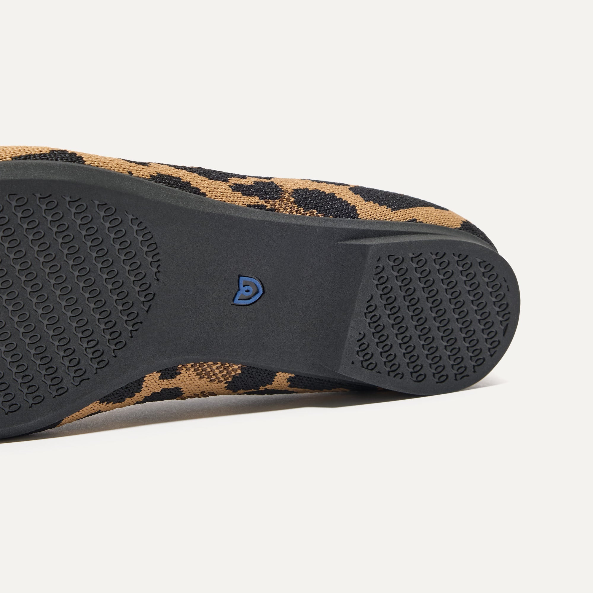 The Max Square - Amber Cat