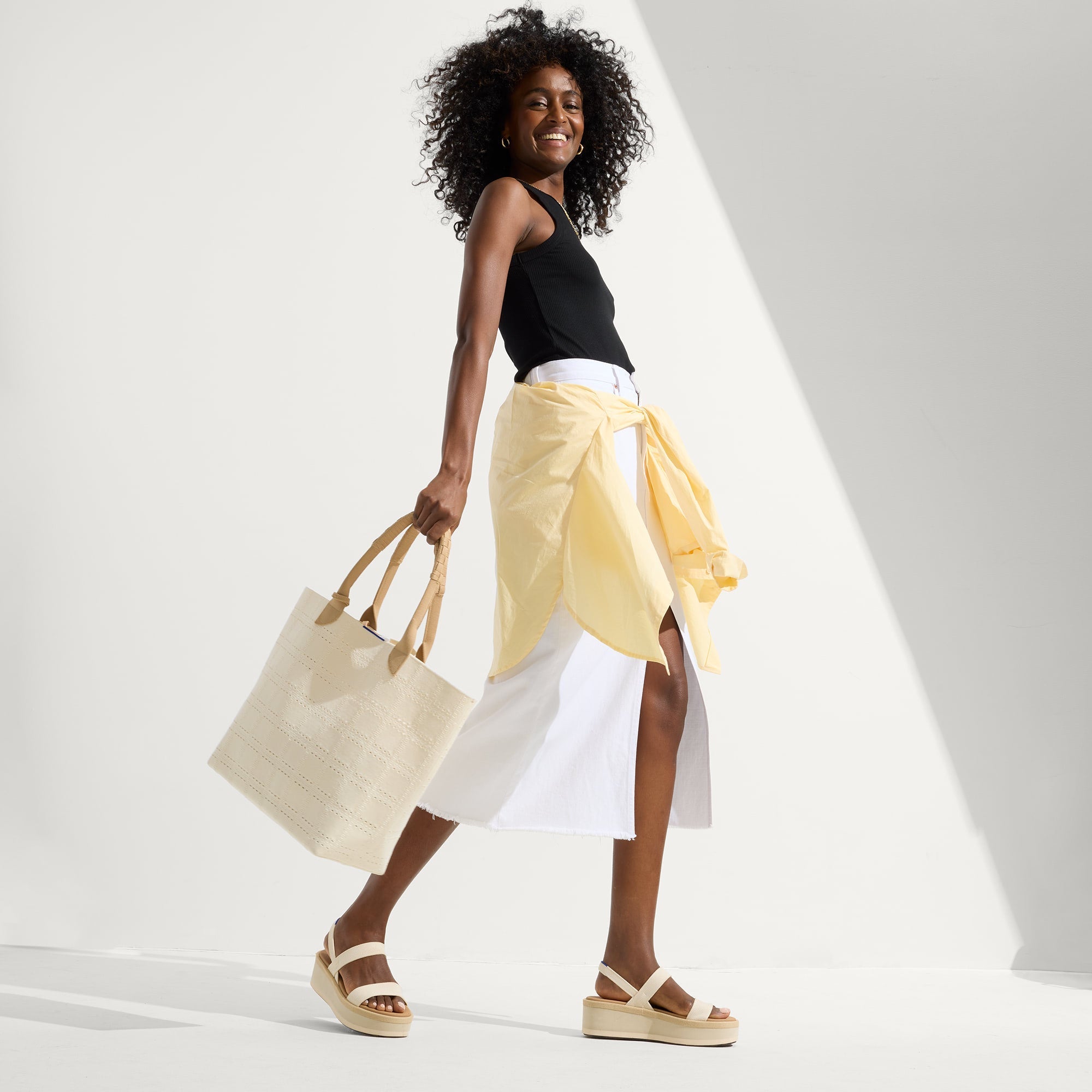 The Lightweight Tote - Ivory Perf
